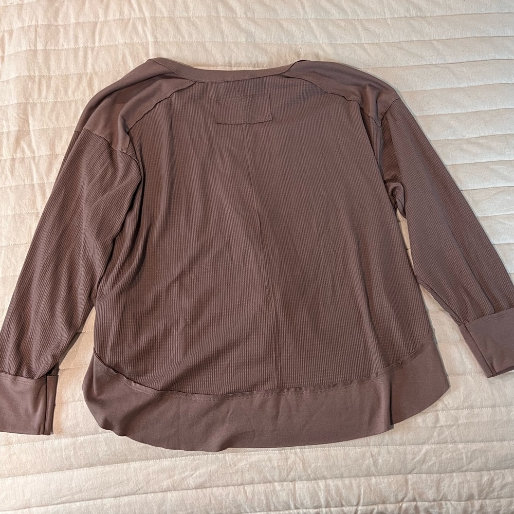 Comfortable Blouse - Picture 6 of 8